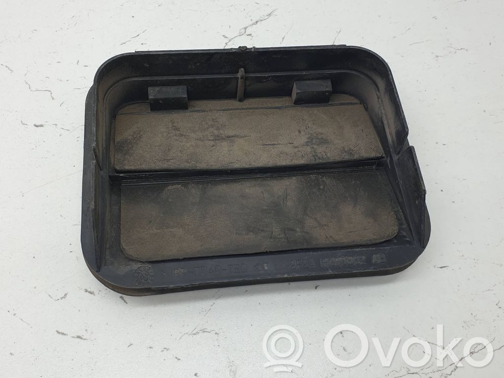 Quarter panel pressure vent   2F2AB280B62AB,2F2AB280B62,2F2AB280B,2F2AB280B62AB