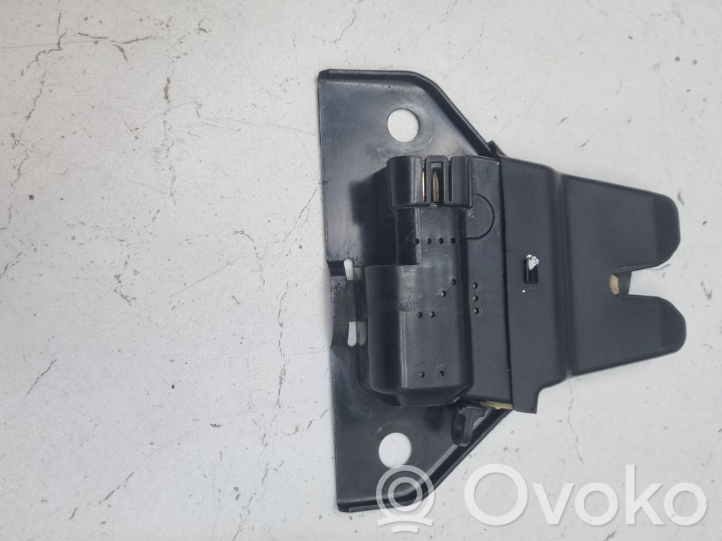 Engine bonnet/hood lock/catch