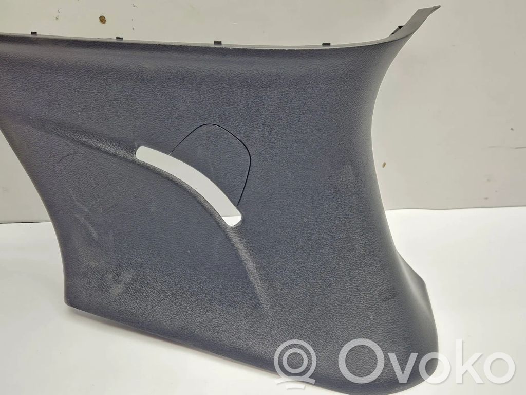 Chrysler Pacifica (D)pillar trim (top) 
