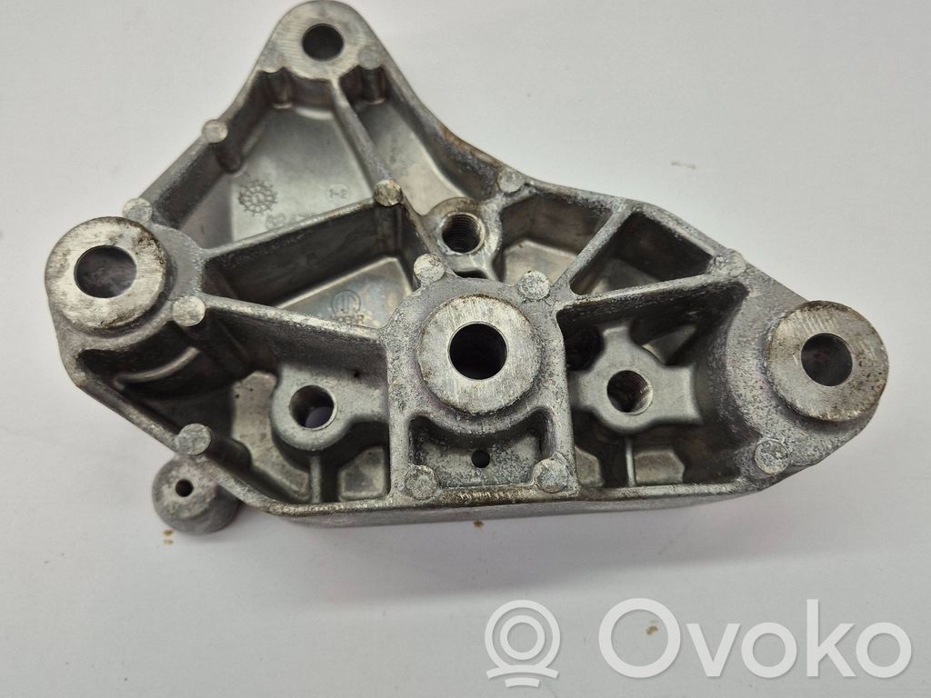 Chrysler Pacifica Gearbox mounting bracket 