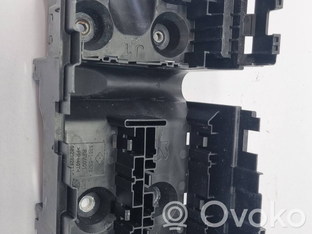 Fuse module   63513678,68239267AC,68239267
