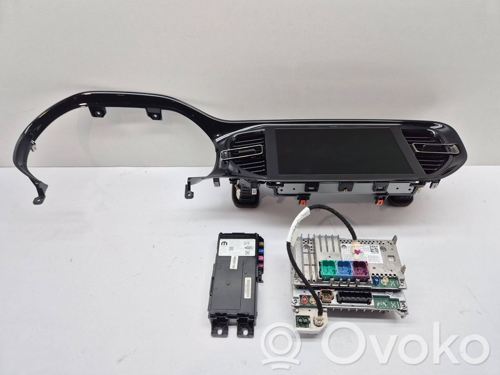 Dodge Durango Radio/CD/DVD/GPS head unit 