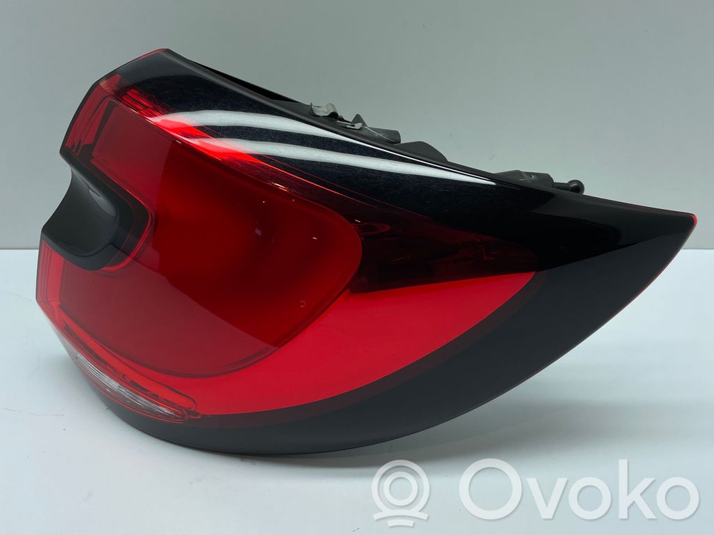 Chrysler Pacifica Rear/tail lights 