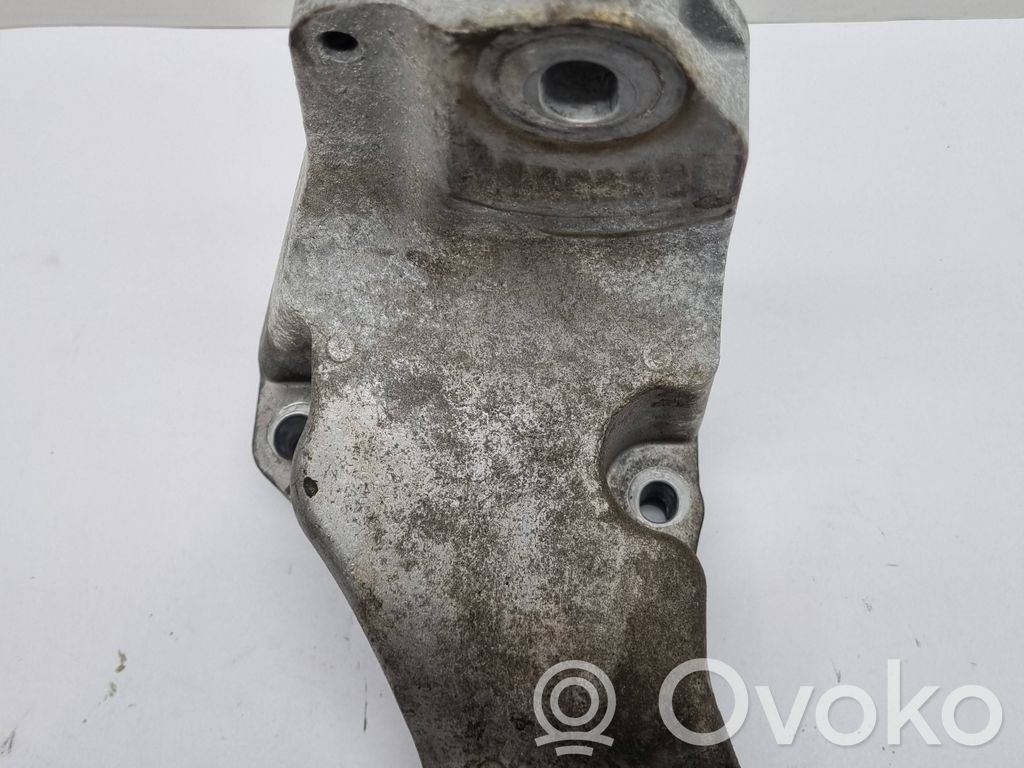 Ford Mustang VI Engine mounting bracket 