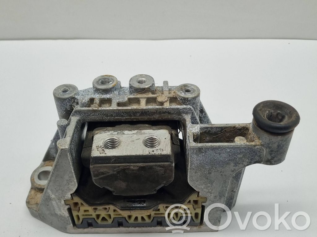 Chrysler Pacifica Gearbox mount 