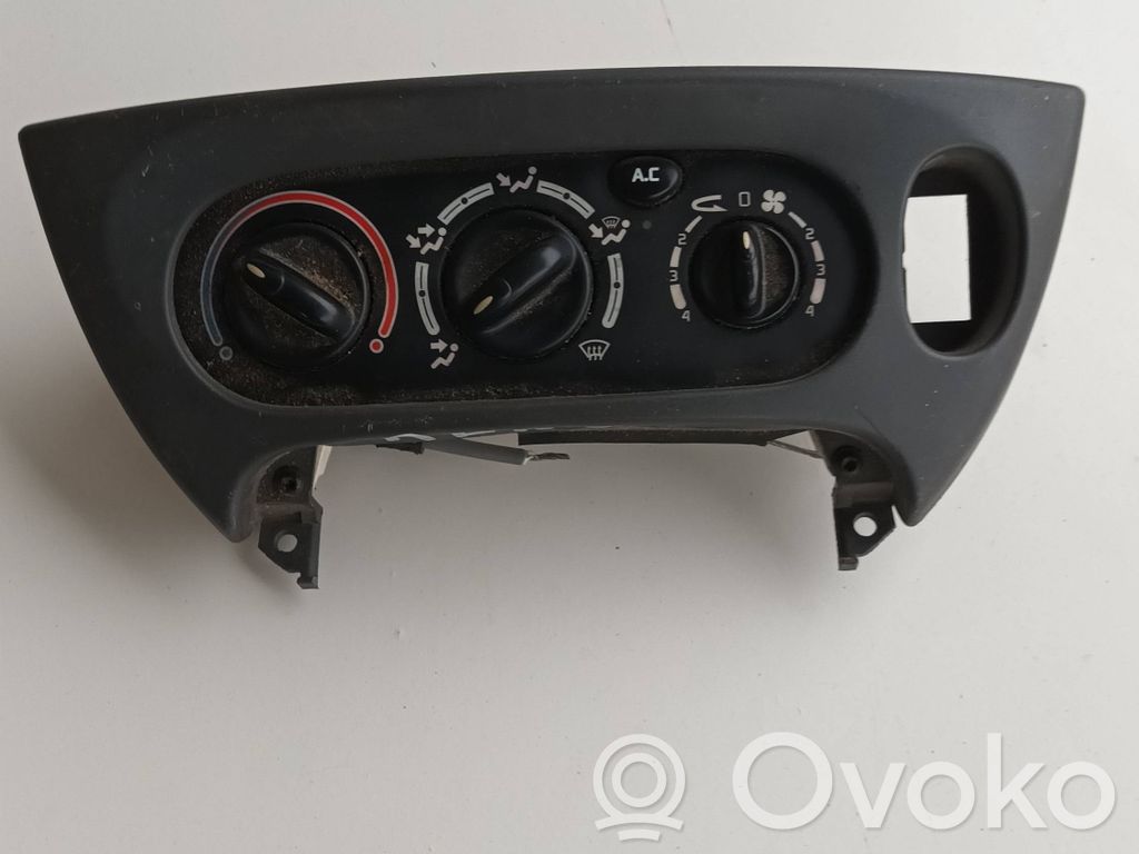 Renault Scenic I Climate control unit 