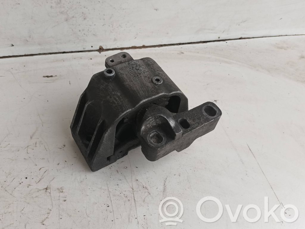Volkswagen Golf IV Engine mount bracket 