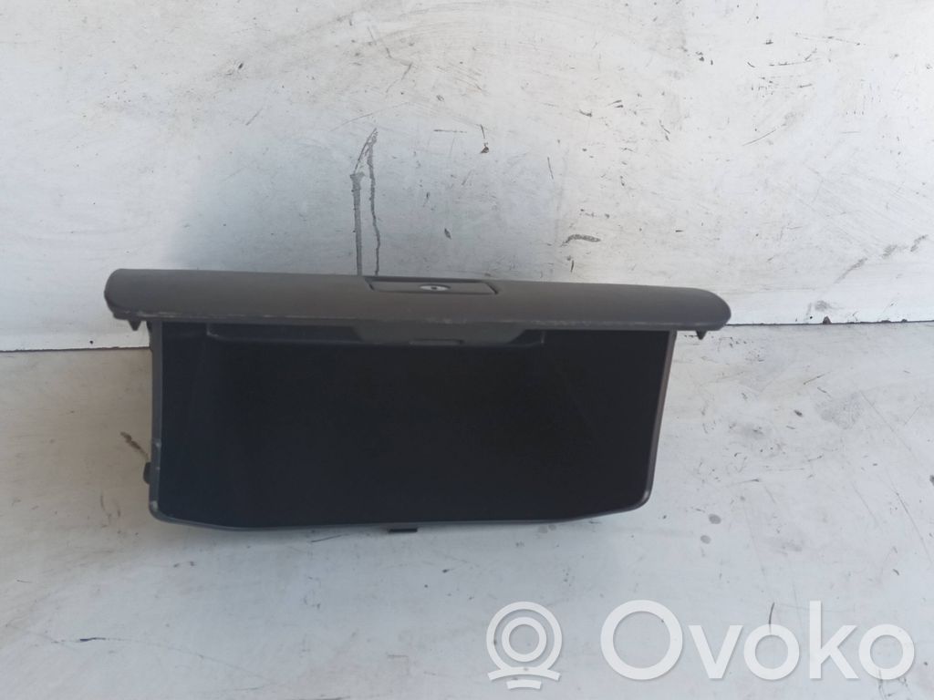 Toyota Corolla Verso AR10 Daiktadėžė 