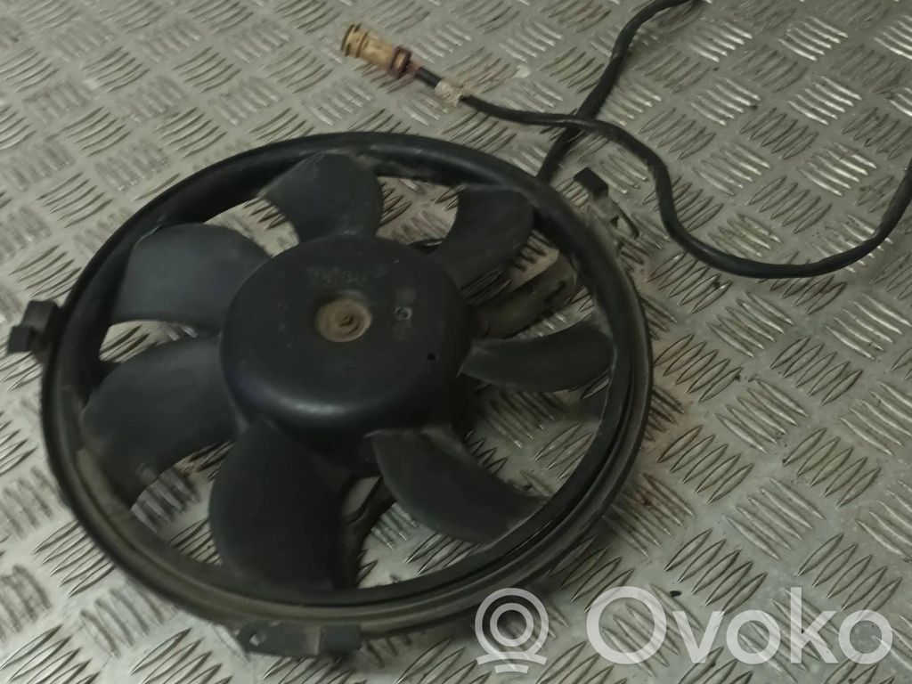 Audi A4 S4 B5 8D Elektrinis radiatorių ventiliatorius 