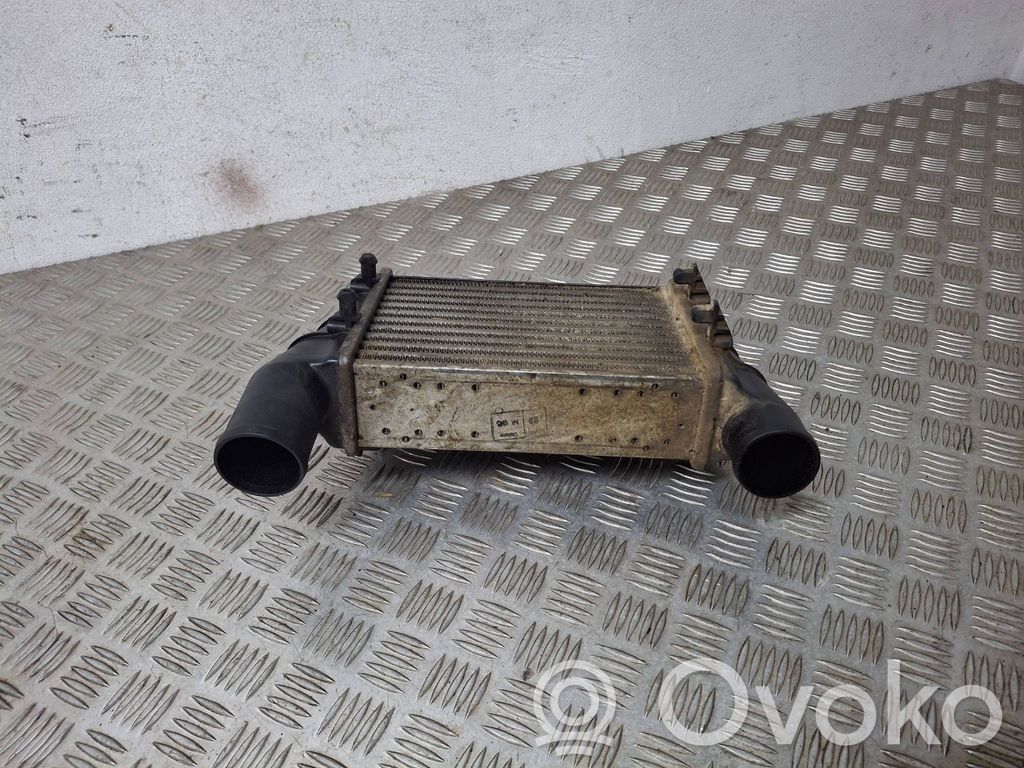 Audi A4 S4 B5 8D Interkūlerio radiatorius 