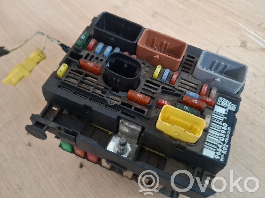 Peugeot 407 Fuse module 