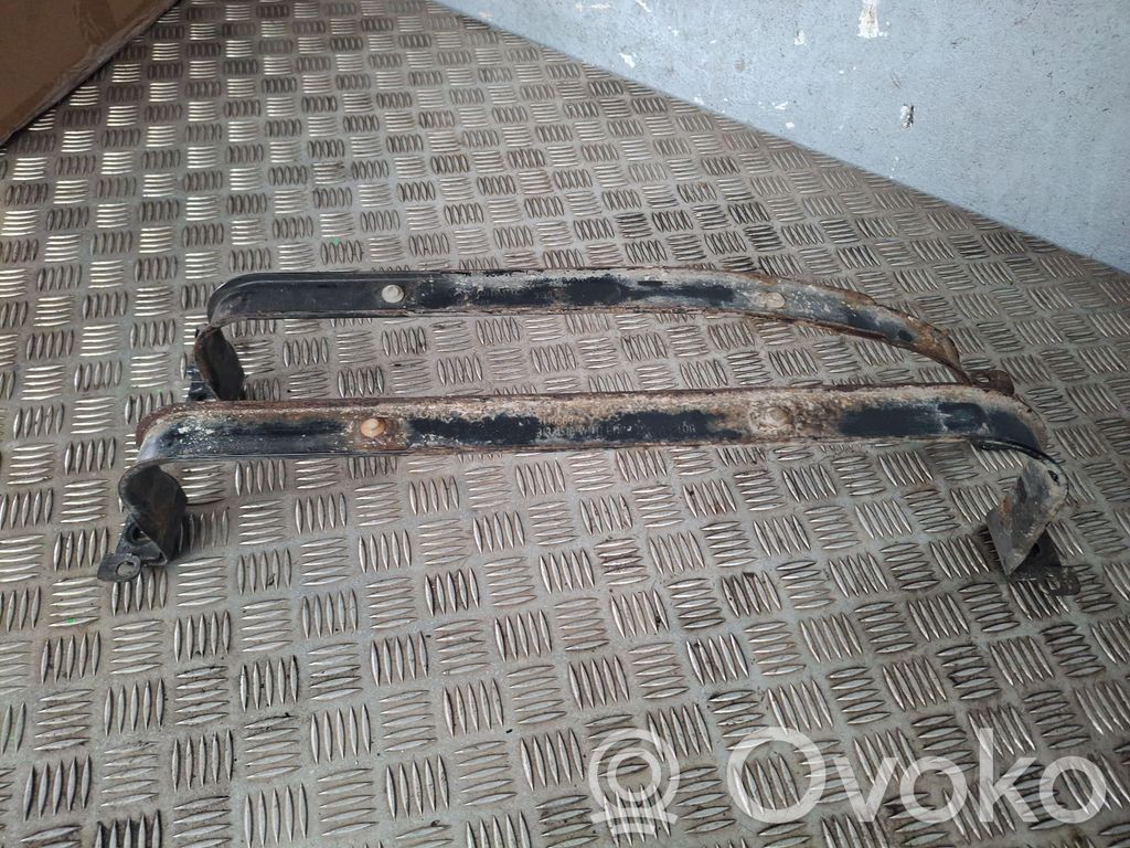 Volvo S60 Uchwyt / Mocowanie zbiornika paliwa 