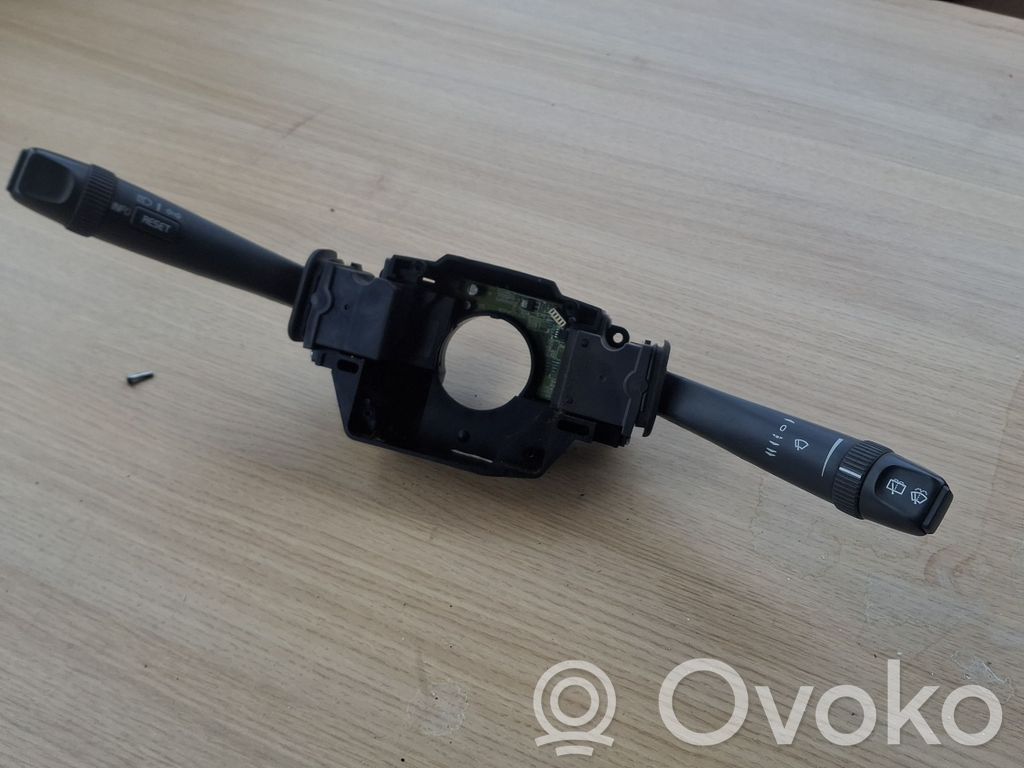 Volvo V70 Wiper turn signal indicator stalk/switch 