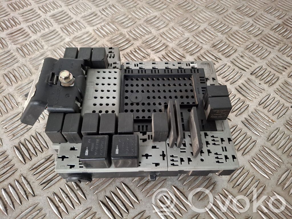 Volvo V70 Fuse module 