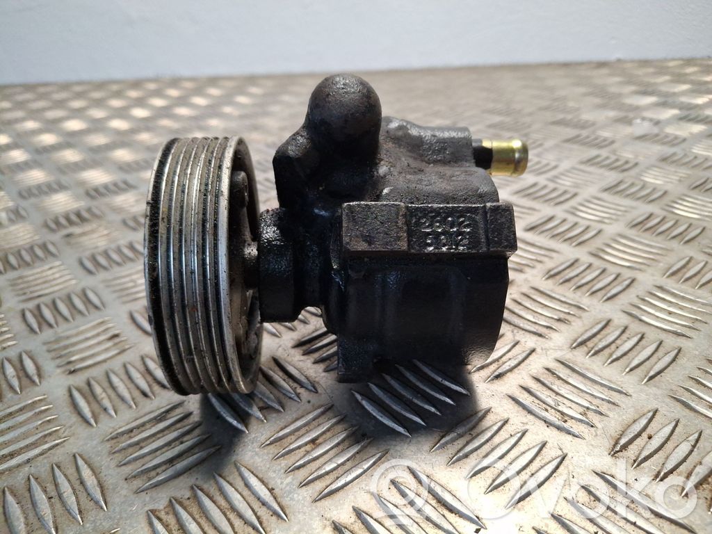 Ohjaustehostimen pumppu   2602