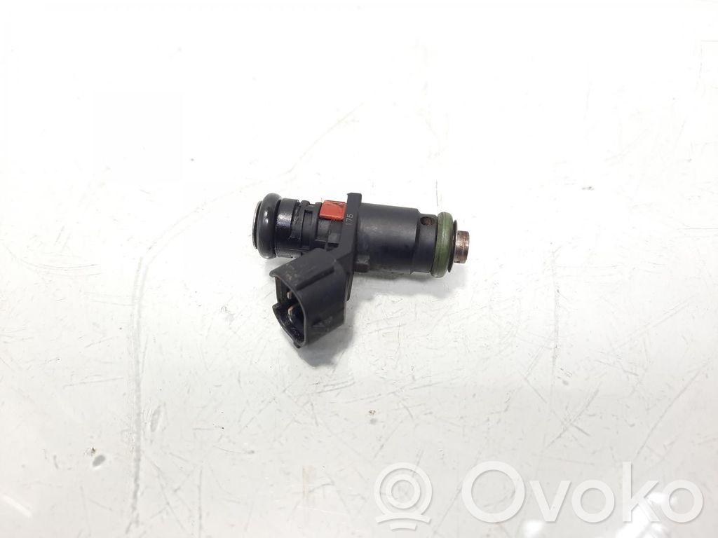 Skoda Fabia Mk2 (5J) Inyector de combustible