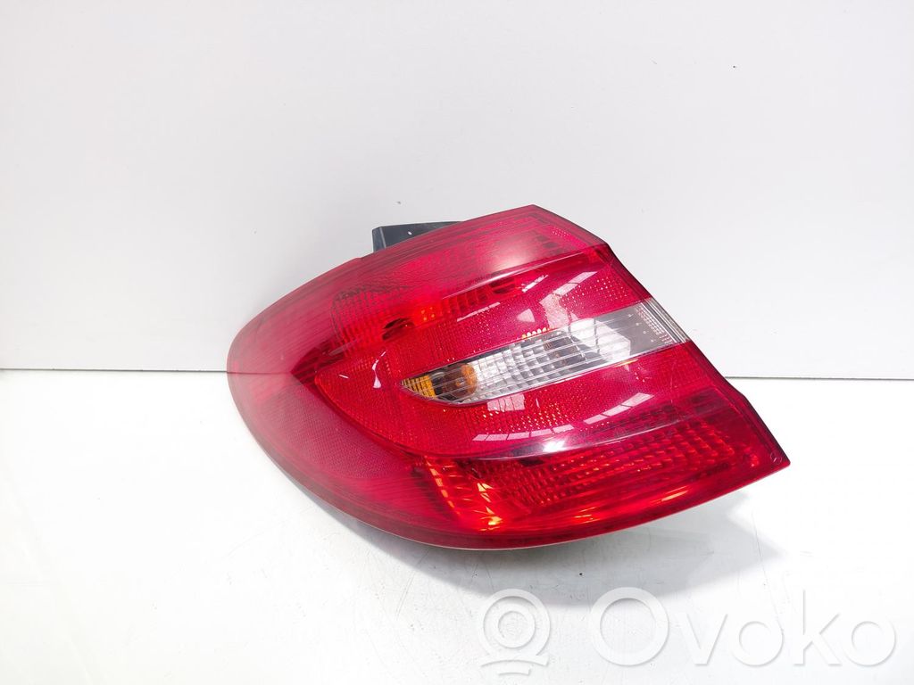 Mercedes-Benz B W246 W242 Takaluukun valon lasit 