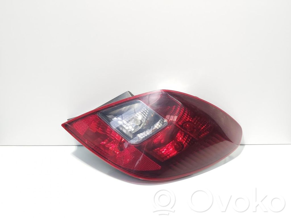 Opel Corsa D Takaluukun valon lasit 