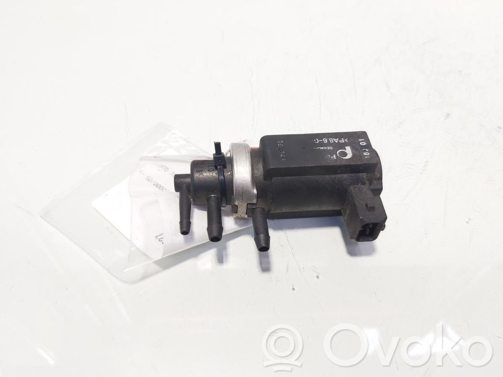 Volkswagen PASSAT B5.5 Pompe à vide