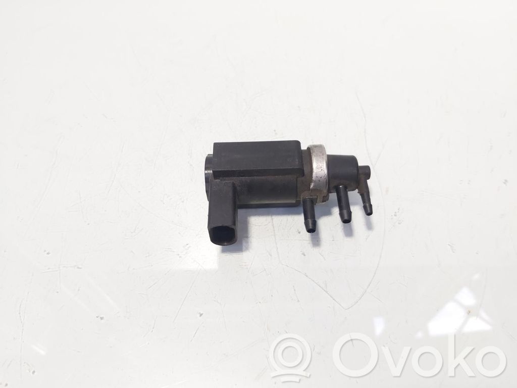 Volkswagen Golf V Alipainepumppu 