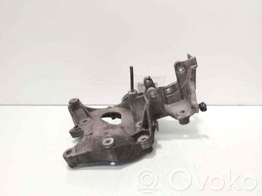 Alfa Romeo 159 Generator/alternator bracket
