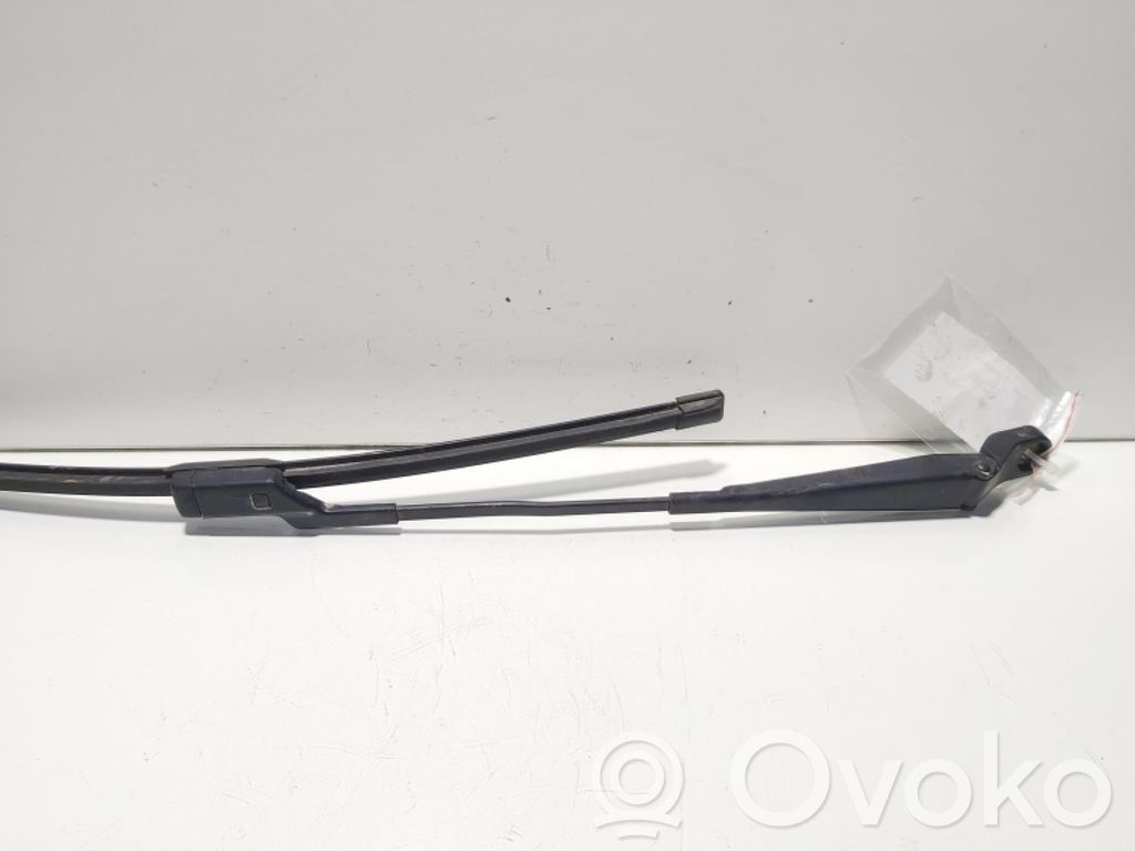 Skoda Praktik (5J8) Brazo del limpiaparabrisas delantero 