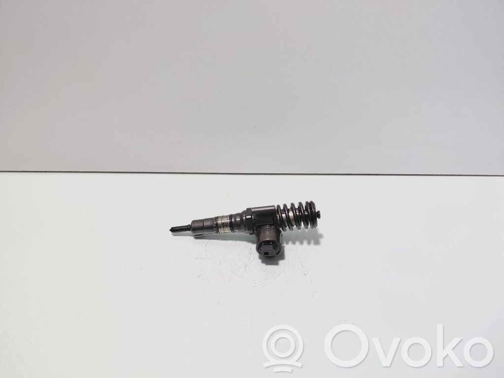 Audi A4 S4 B7 8E 8H Polttoainesuutin 