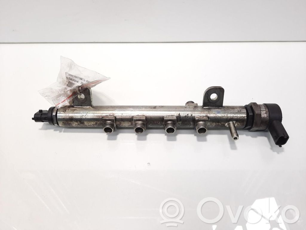 Opel Astra H Polttoainepääputki 