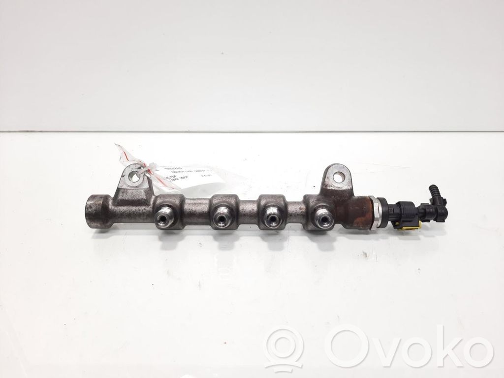 Opel Astra J Tuyau de conduite principale de carburant