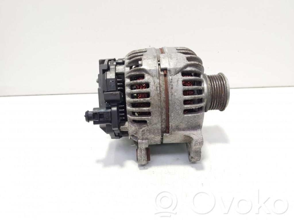 Volkswagen PASSAT B7 Générateur / alternateur 