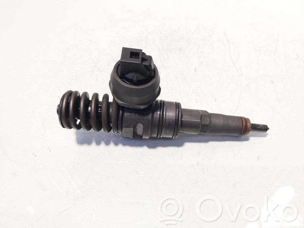 Audi A4 S4 B7 8E 8H Injektor Einspritzdüse 