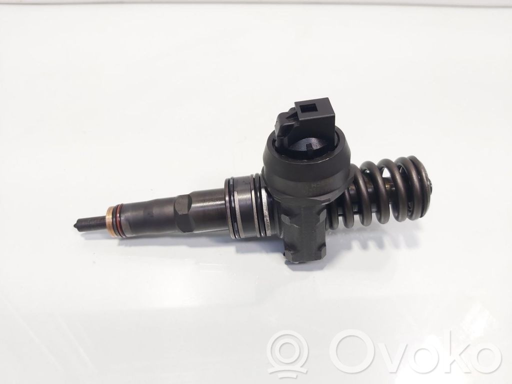 Volkswagen Golf V Inyector de combustible 