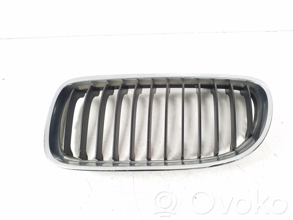 BMW 3 E90 E91 Front bumper upper radiator grill 