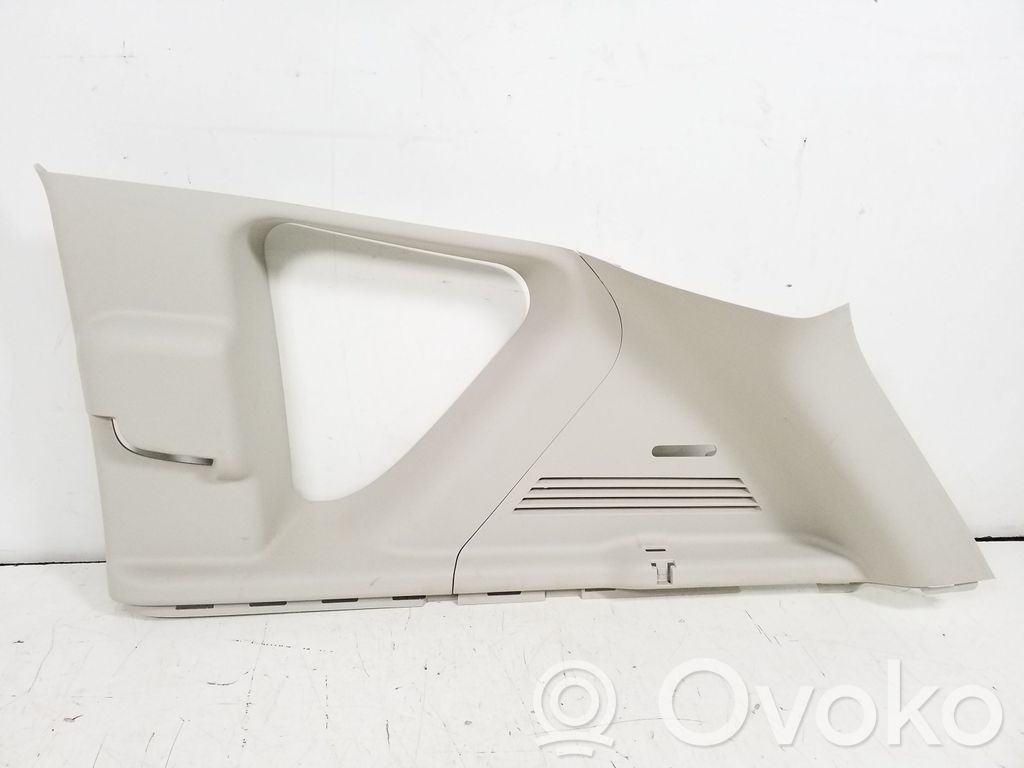 Osłona górna słupka / D   0YF70TRMAC,0YE52TRMAG
