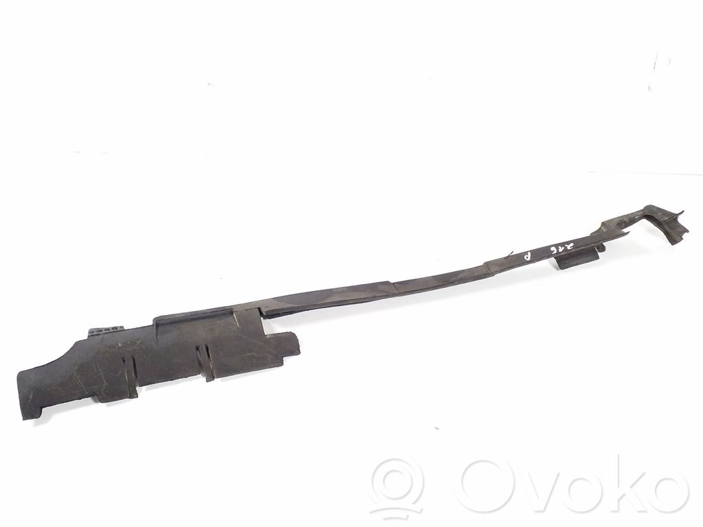 Radiatorių apdaila   7L0121331B