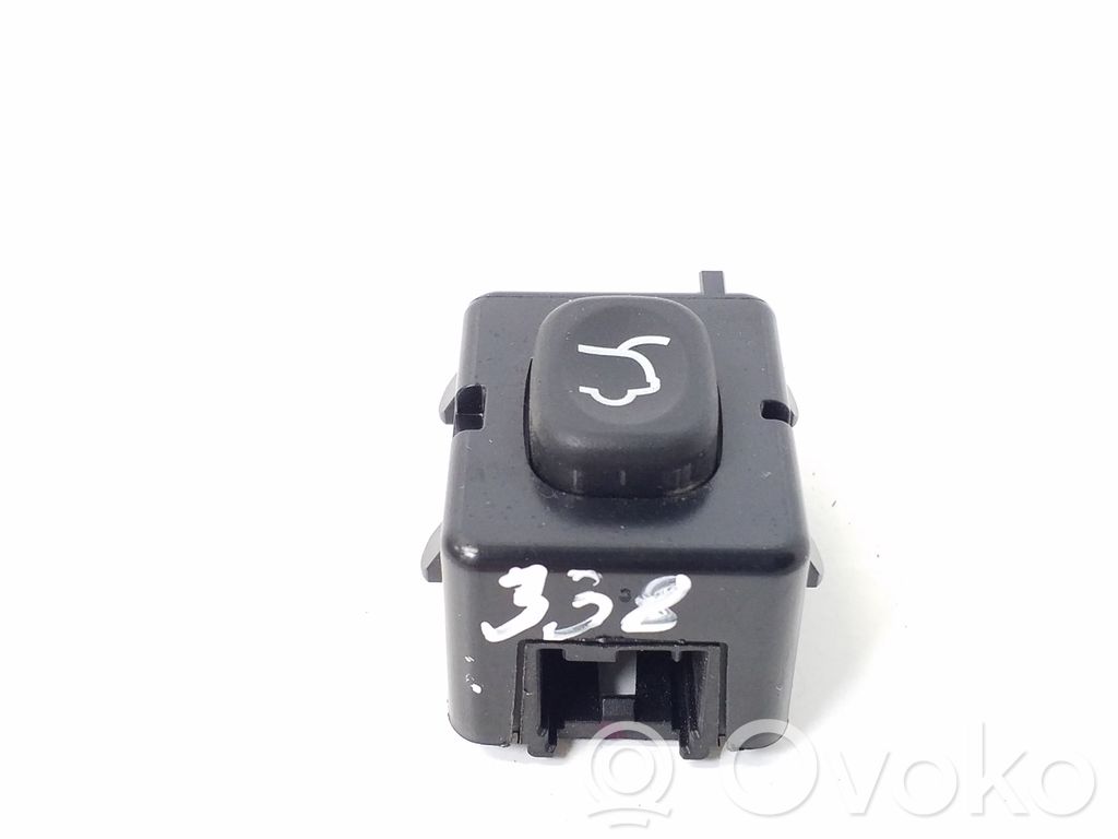 Jeep Grand Cherokee Tailgate opening switch 