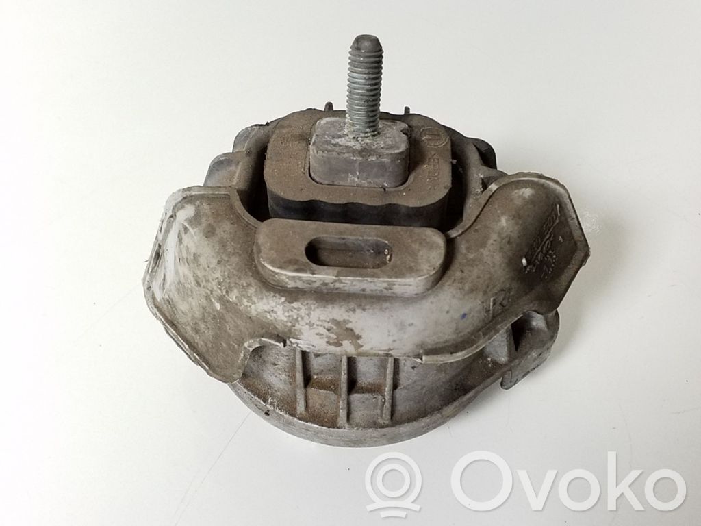 Engine mount bracket   6773744