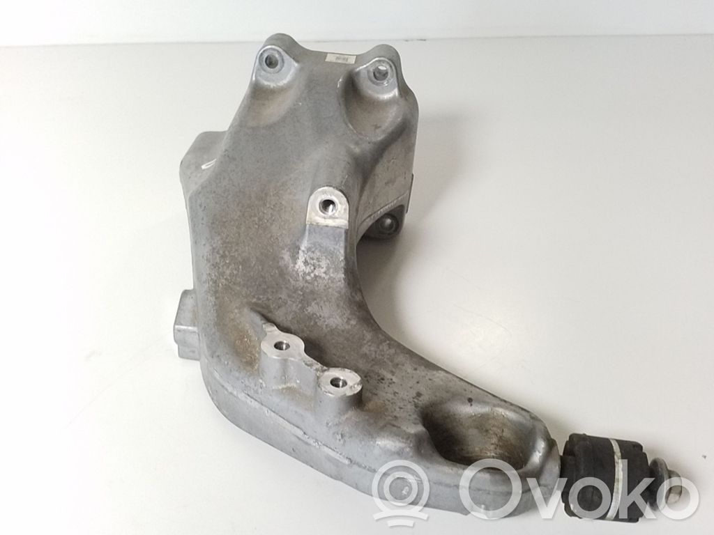 Infiniti Q70 Y51 Engine mounting bracket 