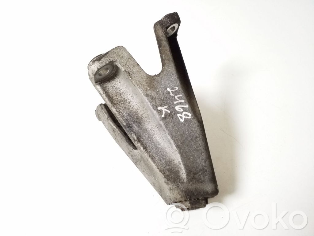 Audi A8 S8 D3 4E Engine mounting bracket 