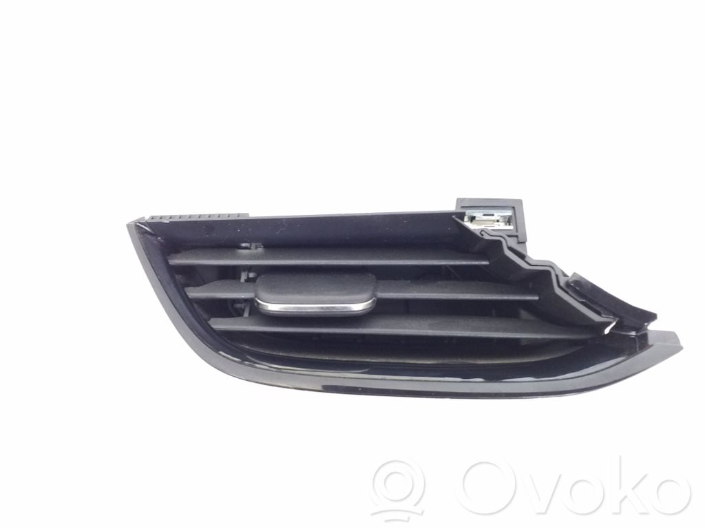 Opel Corsa F Boczna kratka nawiewu deski rozdzielczej 