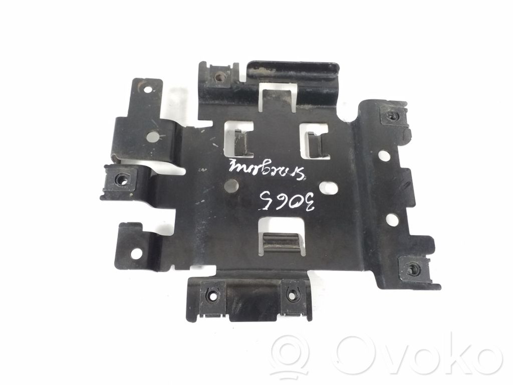 Jeep Grand Cherokee Other engine bay part 