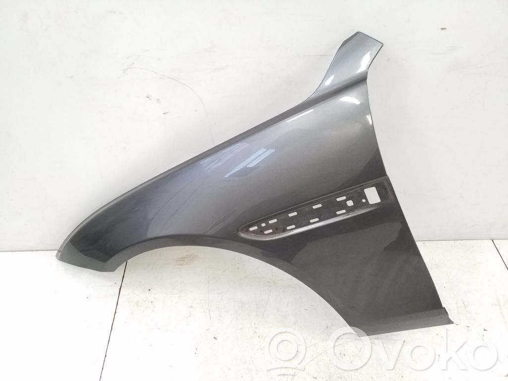 Jaguar XE Sparnas 