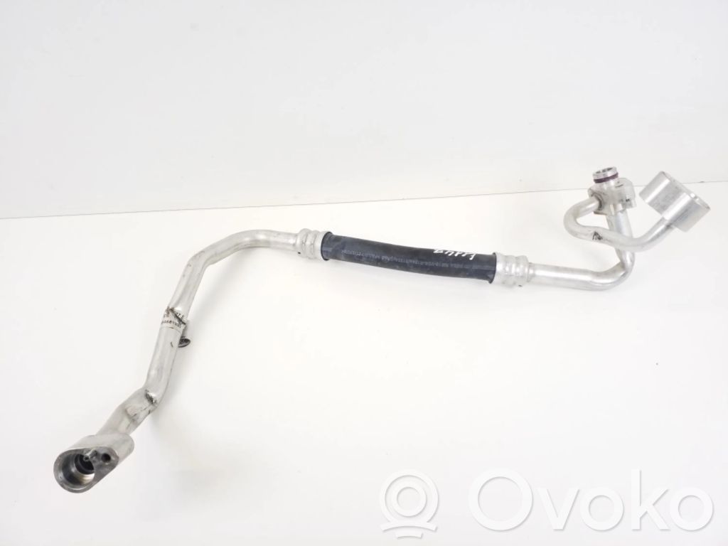 Ilmastointilaitteen putki (A/C)   4KE816727E