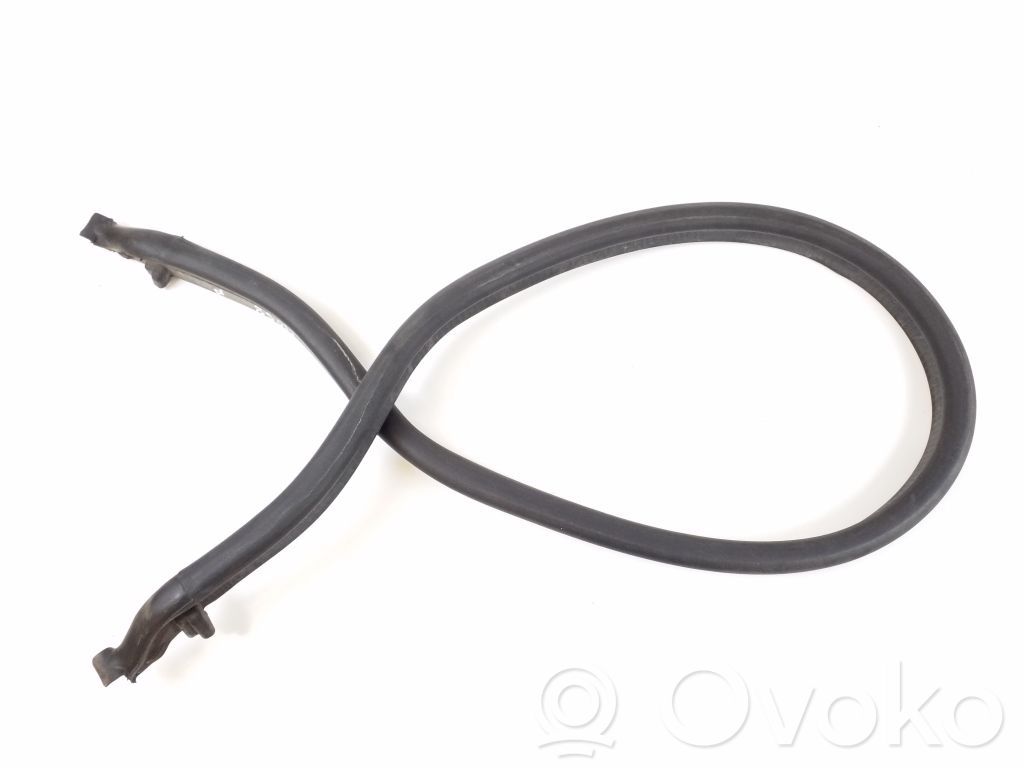 Jeep Grand Cherokee Engine compartment rubber 
