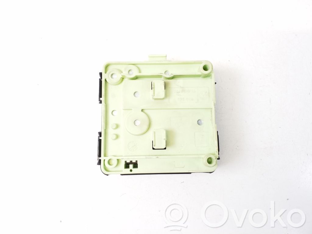 BMW X3 E83 Fuse module 