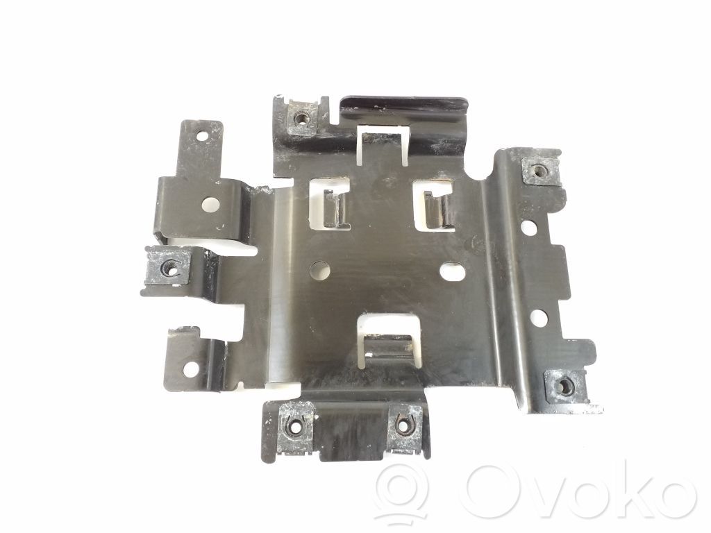 Jeep Grand Cherokee Other engine bay part 