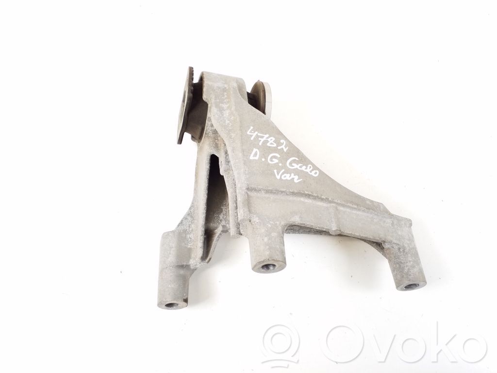Engine mounting bracket   6859794