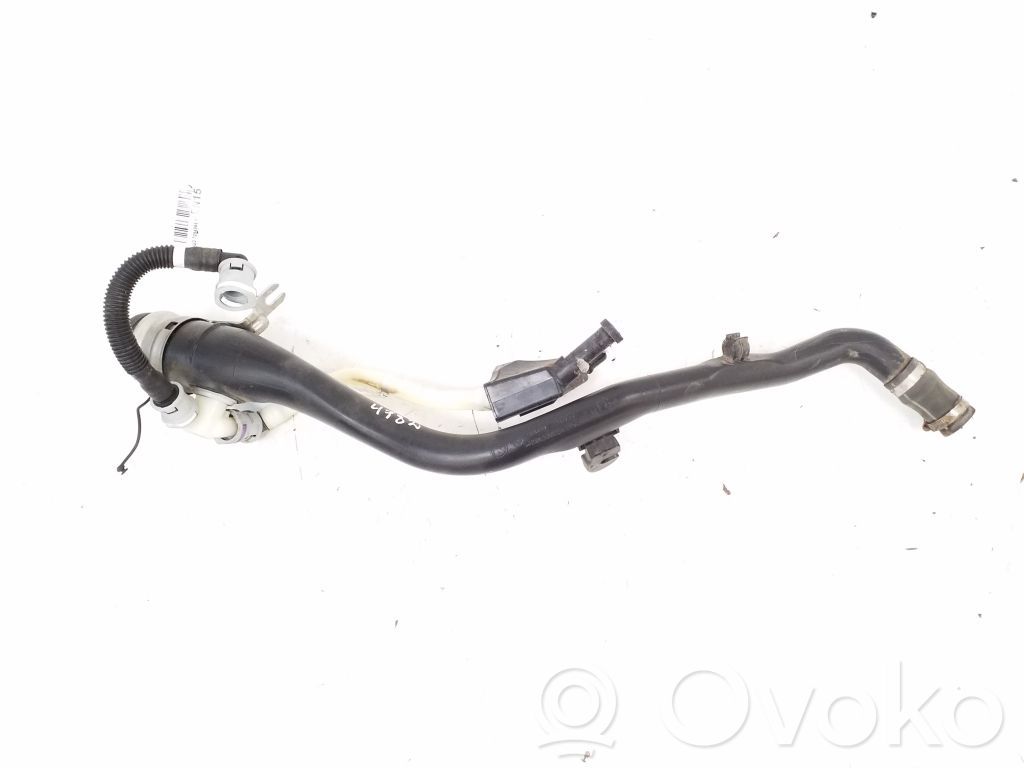 BMW 2 F45 Conductă umplere rezervor combustibil 