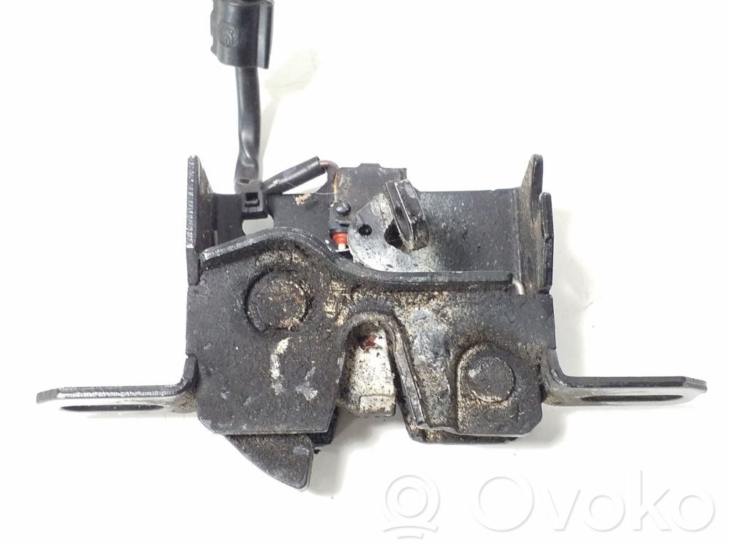 Audi A8 S8 D3 4E Engine bonnet (hood) release handle 