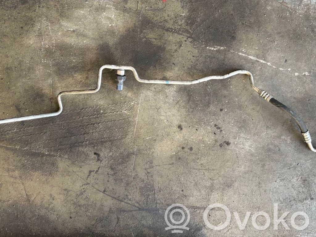BMW 5 E60 E61 Ilmastointilaitteen putki (A/C) 